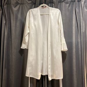 Oscar de la Renta white silk robe